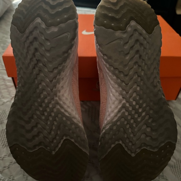 Nike Epic React Flyknits. Size 8.5 Rust Pink/Pink Tint. - Picture 3 of 3